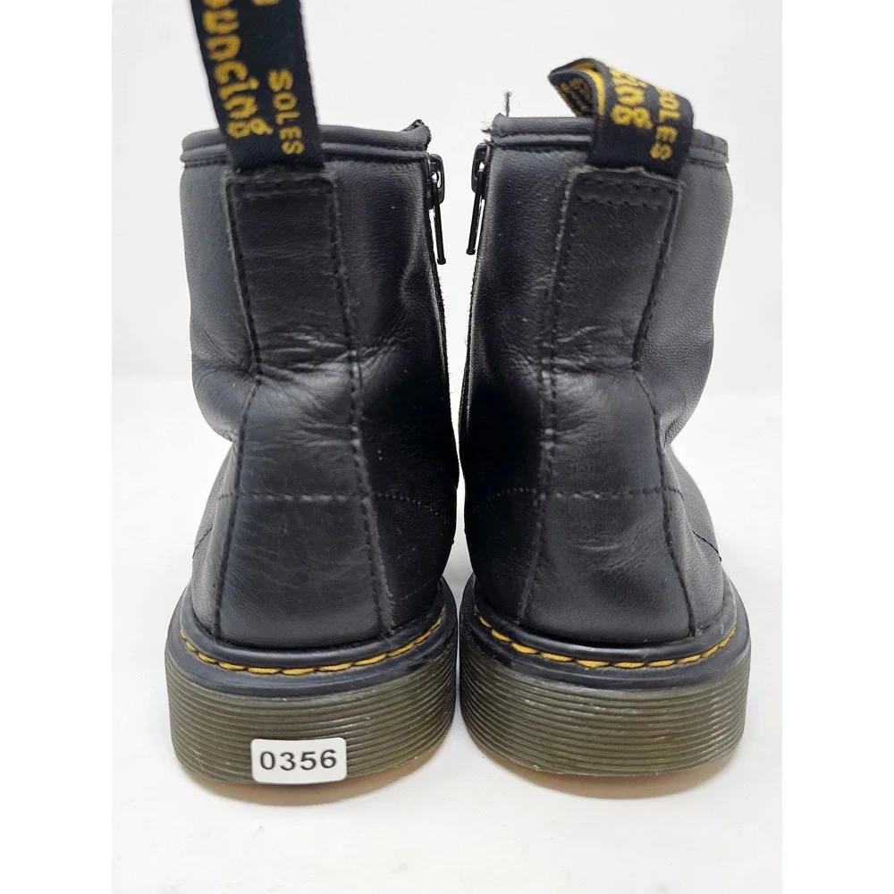 Dr. Martens everyday closure